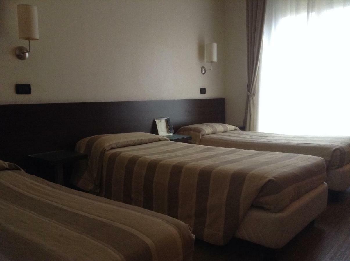 Hotel Fiera Wellness & Spa Bologna Camera foto