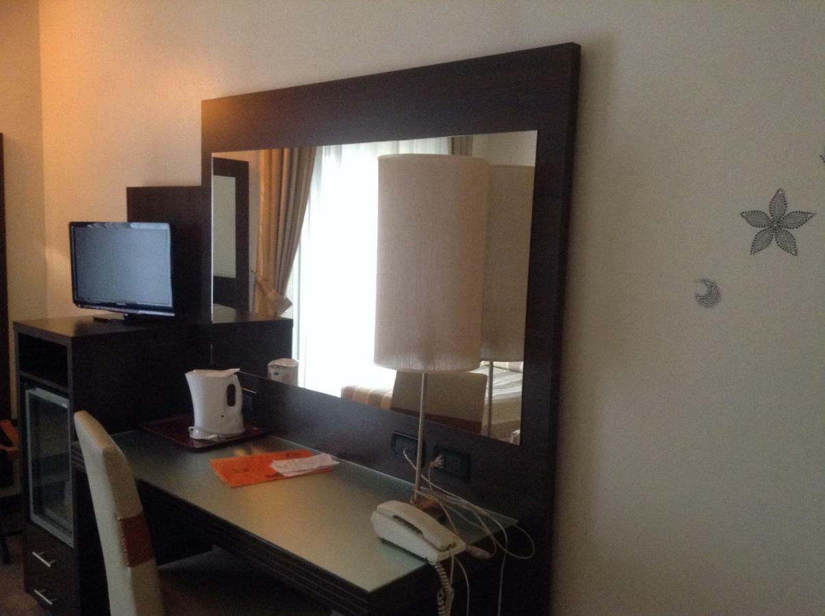 Hotel Fiera Wellness & Spa Bologna Camera foto